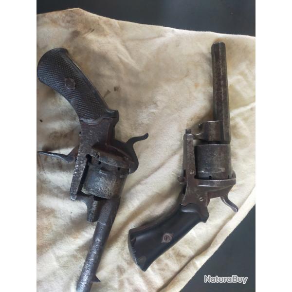 Lot de deux pistolets � broche type Lefaucheux