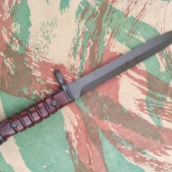Rare ba&iuml;onnette Rheinmetall pour fusil M16 et d&eacute;riv&eacute;s