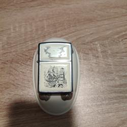 Briquet Essence Zippo Scrimshaw style ivoire/Chrom&eacute;