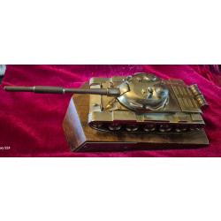 Miniature de tank T54 en alliage de 15.5 cm et de 1890 grammes. Cadeaux pour un.Officier en.1971
