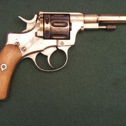 Revolver NAGANT 1893 (beaucoup plus rare que le 1887)
