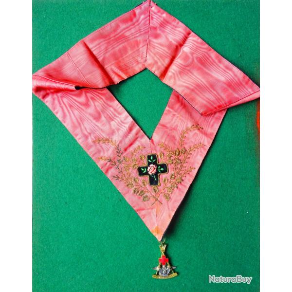 RARE  ANCIEN SAUTOIR  de FRANCAVEC BIJOU MEDAILLE Ma�on LOGE Ma�onnique TBE ESOTERISME