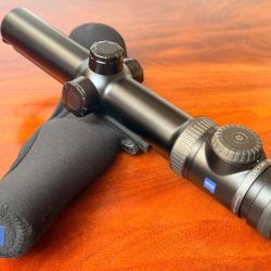 Lunette battue ZEISS V8 + montage BLASER Rail