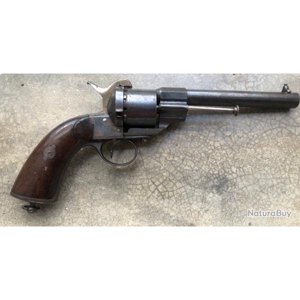REVOLVER LEFAUCHEUX MOD�LE 1863 SU�DOIS DIT �AUX TROIS COURONNES ��CAL 12mm � BROCHE
