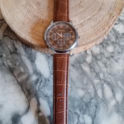 Joli montre bracelet cuir marron + pile neuf livraison GRATUITE avec envol en lettre verte