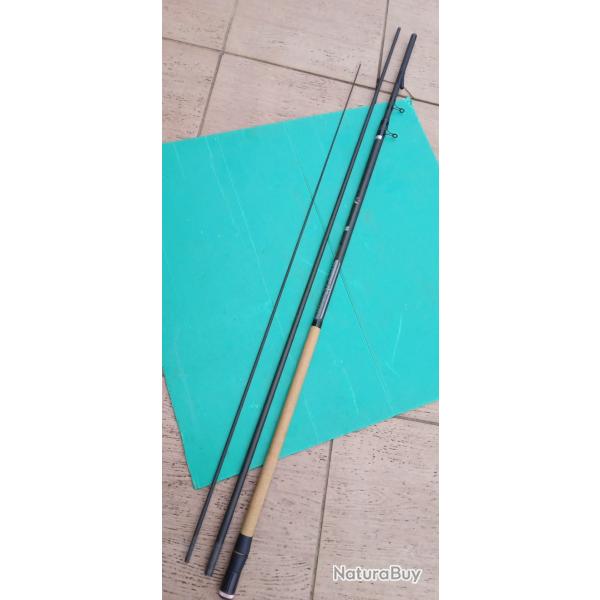 CANNE FIL INTERIEUR MARK VI  TOUT CARBONE TALON REGLABLE DE 4 A 5 METRES  .  POIGNEE LIEGE  .