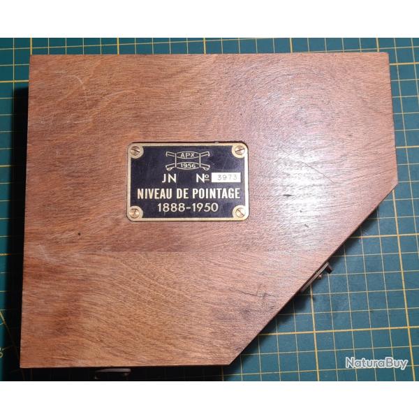 Niveau d'artillerie Mod�le 1888-1950 dans sa boite.