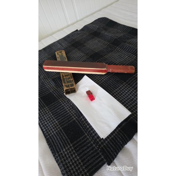 aiguisoir de rasoir de coiffeur avec sa pate d'entretien objet de collection