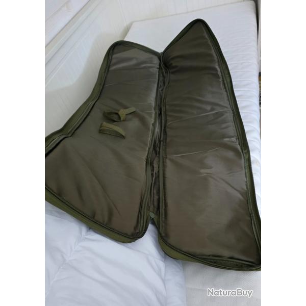 housse de fusil avec poign�e et bretelles de couleur noire