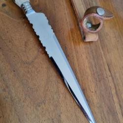 ELEGANTE DAGUE DE CHASSE " GMB " A THIERS .