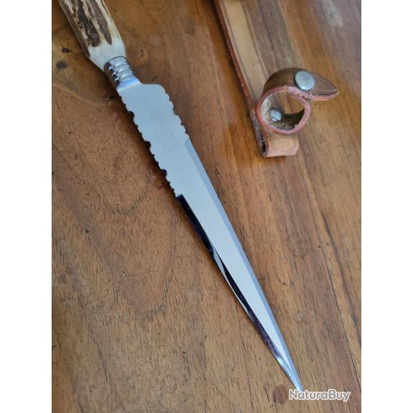 ELEGANTE DAGUE DE CHASSE " GMB " A THIERS .