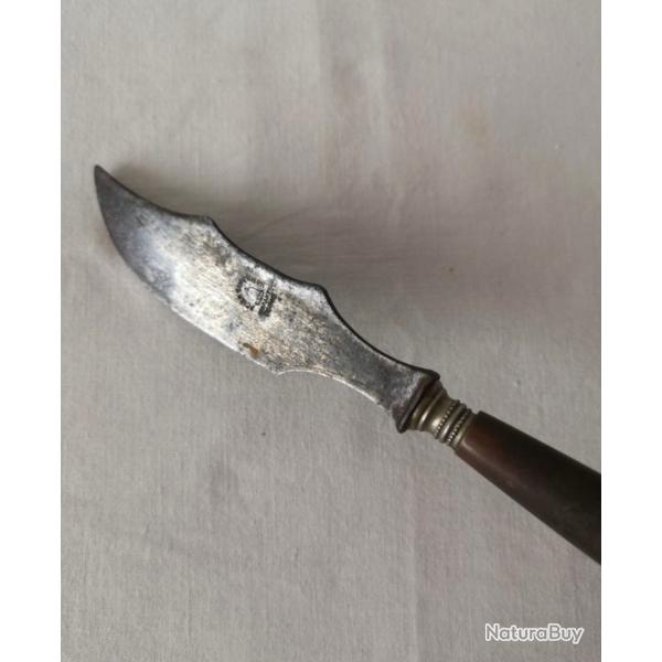 Couteau ancien sign�