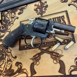 Beau revolver Bulldog calibre .320 - 6 coups - M&eacute;canique excellente