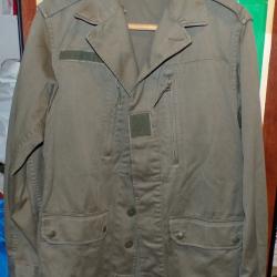 VESTE DE L'ARMEE FRANCAISE AVEC ETIQUETTE 1986   , TAILLE  MILITAIRE 96 M  SOIT 40 EN TAILLE CIVILE