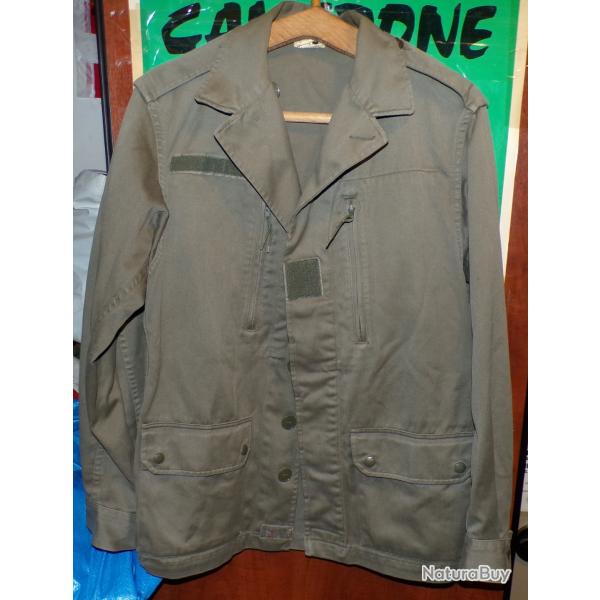 VESTE DE L'ARMEE FRANCAISE AVEC ETIQUETTE 1986   , TAILLE  MILITAIRE 96 M  SOIT 40 EN TAILLE CIVILE