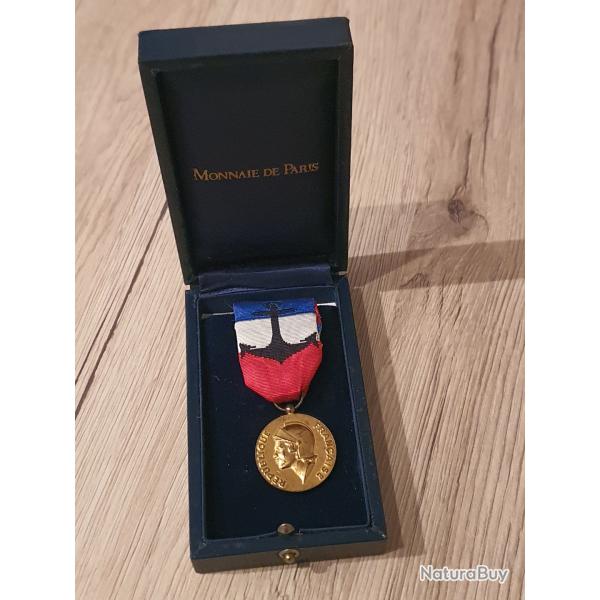 M�DAILLE DU TRAVAIL DE LA MARINE  D�FENSE NATIONALE MONNAIE DE PARIS