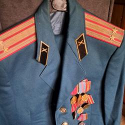 Uniforme sovi&eacute;tique avec m&eacute;daille