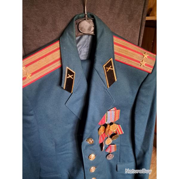 Uniforme sovi�tique avec m�daille
