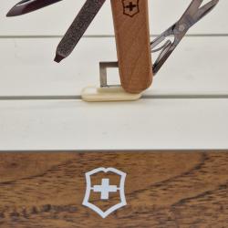 VICTORINOX Classic SD wood