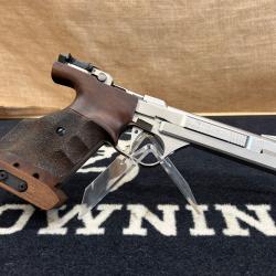 Pistolet FEINWERKBAU AW93 22lr