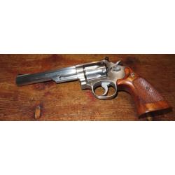Revolver Smith et Wesson 66 -2 calibre 357 Magnum canon de 6 pouces