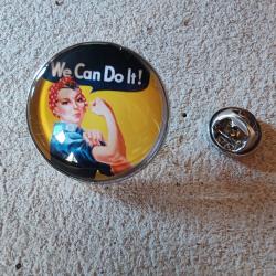INSIGNE METAL "WE CAN DO IT"