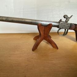 TR&Egrave;S GRAND PISTOLET A COFFRE TYPE BRACONNIER 10 mm