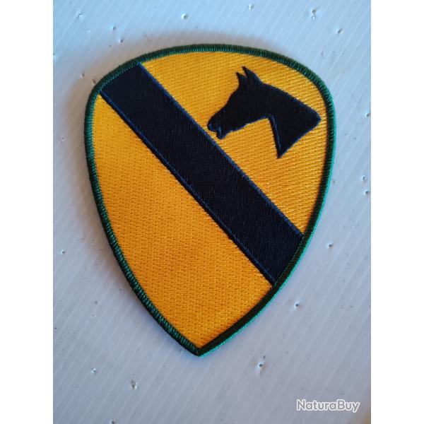 INSIGNE TISSU DE LA PREMI�RE DIVISION DE CAVALERIE US.BORD VERT