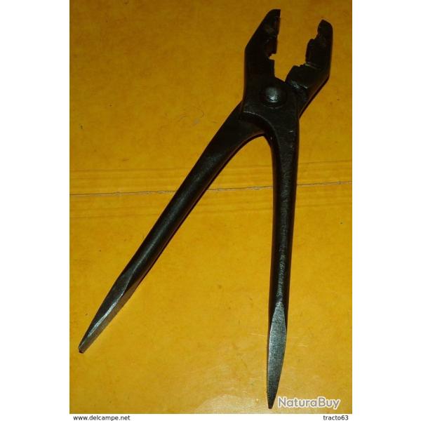 PINCE DE MARECHAL FERRAND OU DE FORGERON , FABRICATION FRANCAISE AMSTUTZ & MERCIER , DIMENSION 24 CM