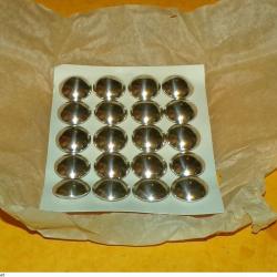 PLAQUETTE DE 20 BOUTONS ARGENTES POUR UNIFORME DE L'ARMEE FRANCAISE ,DIAMETRE DU BOUTON 25 MM&nbsp; ,&nbsp; ET