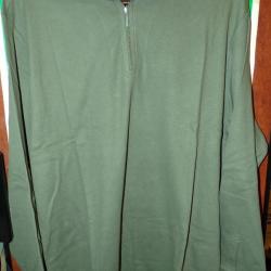 POLO A MANCHES LONGUES , COULEUR KAKI ,FABRICATION MADRID 2006 , TAILLE 112 SOIT 43-44 OU XL , ETAT