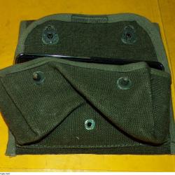 PORTE GRENADE ( OU TELEPHONE )&nbsp; DE L'ARMEE FRANCAISE SE PORTANT SUR LA TENUE DE COMBAT , UN PASSANT