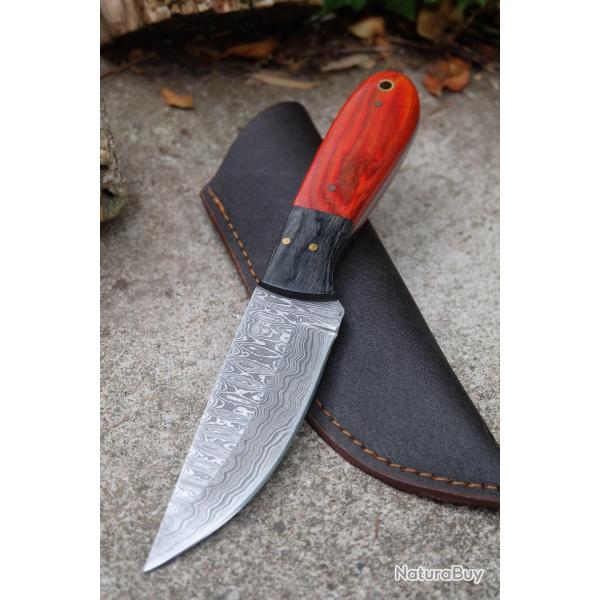 Skinner Couteau Damas Lame 256 Couches Lame Trailing Point Manche Rubis Fabr Artisanale Etui Cuir 02