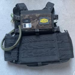 Gilet tactique Condor, sac hydratation inclu, avec poches et patchs