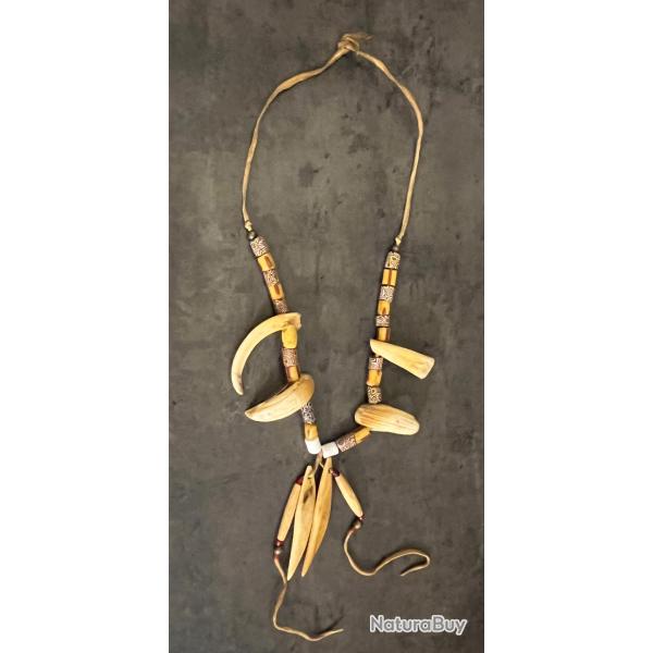 Magnifique collier indien des plaines  trappeur compos� de dents et perles traite anciennes