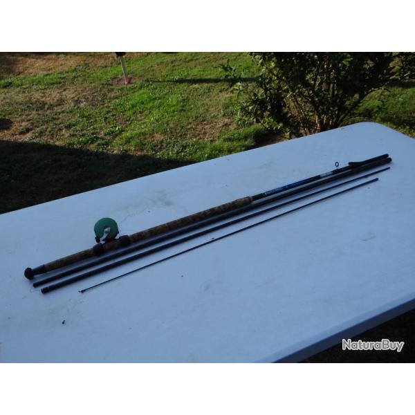 Vends canne au toc Garbolino,, fil int�rieur, 4,20m, avec moulinet  garni tresse, tr�s bon �tat.