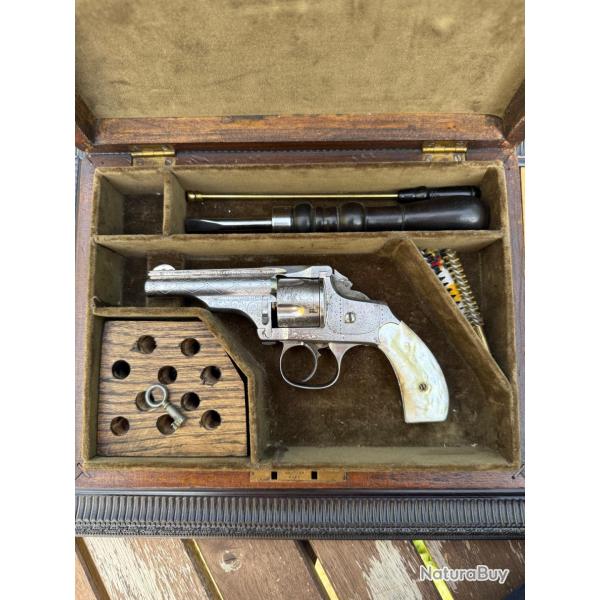 Rare MERWIN & HULBERT Small Frame cal. .32 S&W - grav�, nickel�, plaquettes nacre - coffret
