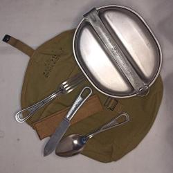 Porte gamelle us + couverts et gamelle 1944 British MADE ww2