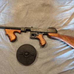 R&eacute;plique Thompson model 1928