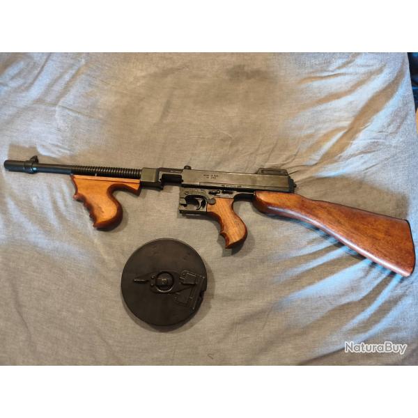 R�plique Thompson model 1928