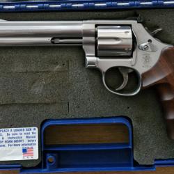 Smith & Wesson 686-6 357 mag/38 Special