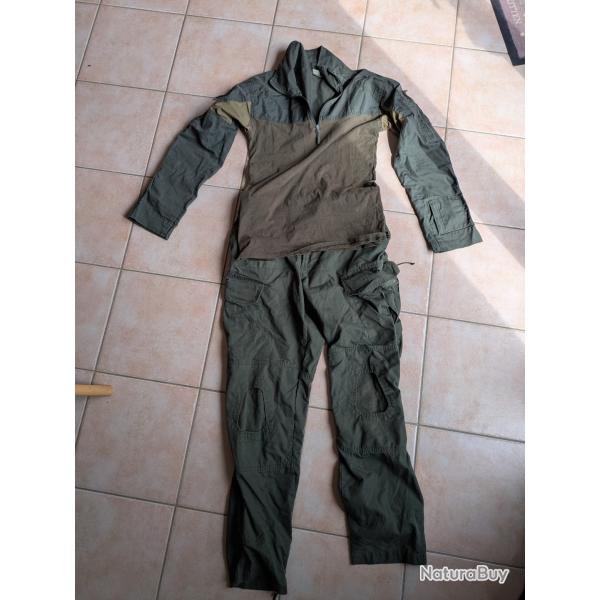 Ensemble combat shirt et pantalon