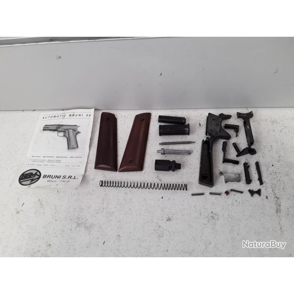 Lot de pieces pour pistolet Bruni 96 cal.9mm pak