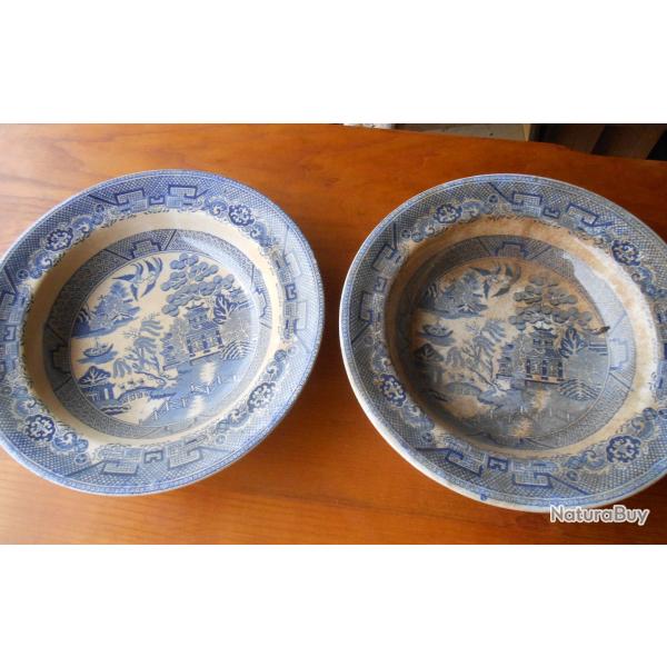 Paire d'assiettes anglaises motif chinois
