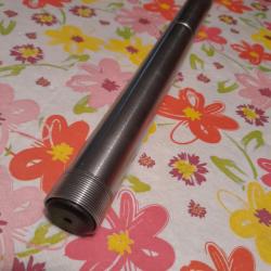 Tube magasin serti, limit&eacute; &agrave; 2 munitions et poussoir cartouches fusil semi-automatique BAIKAL MP155.