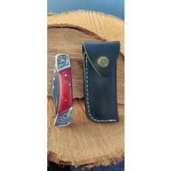 5- Couteau pliant motif damas, manche rouge d&eacute;cor&eacute; et &eacute;tui