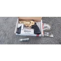 Revolver GNB DAN WESSON GOLD 2.5 pouces calibre 4.5 BBS CO2