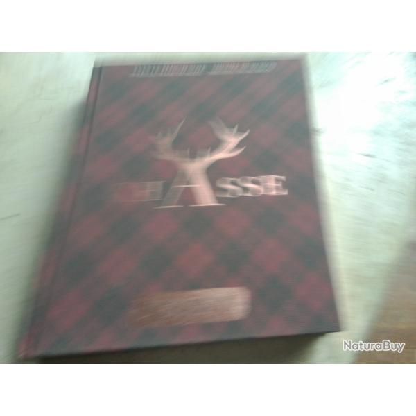 chasse le grand livre hachette