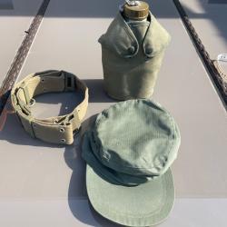 Lot militaire fran&ccedil;ais casquette, ceinturon, gourde