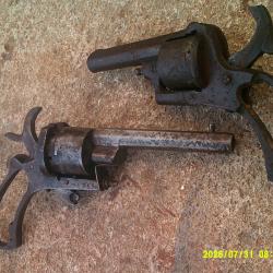 Deux Ancien pistolet &agrave; broches type Lefaucheux